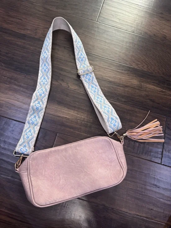 Stylish Blush Pink Crossbody Bag with Patterned Strap - Picture 1 of 4